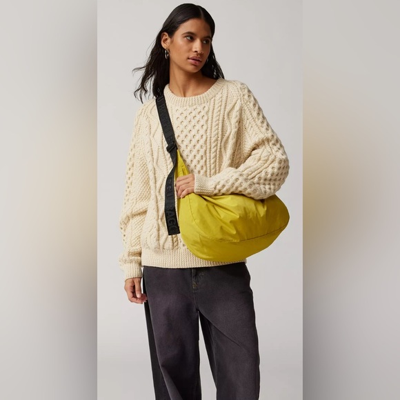 🆕 Large Nylon Crescent Bag. Over the shoulder bag in a cool chartreuse color 😍 - Picture 2 of 5